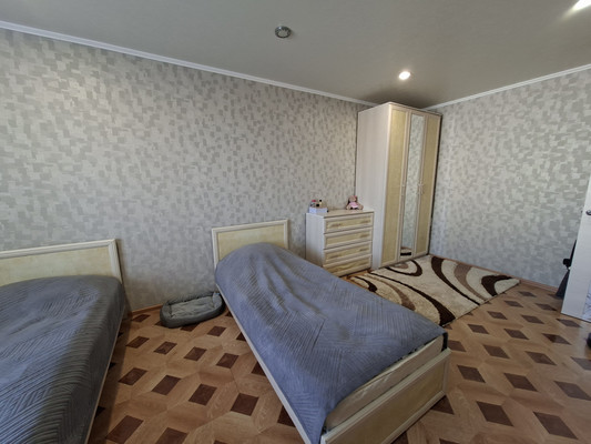 Продам трехкомнатную (3-комн.) квартиру, Ленинградская ул, 220, Тихорецк г