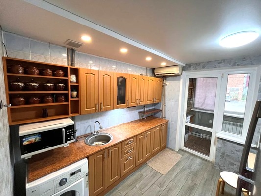 Продам трехкомнатную (3-комн.) квартиру, Гагарина ул, 19, Парковый п