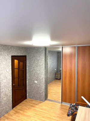 Продам трехкомнатную (3-комн.) квартиру, Гагарина ул, 19, Парковый п