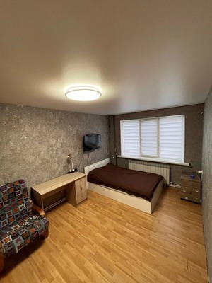 Продам трехкомнатную (3-комн.) квартиру, Гагарина ул, 19, Парковый п