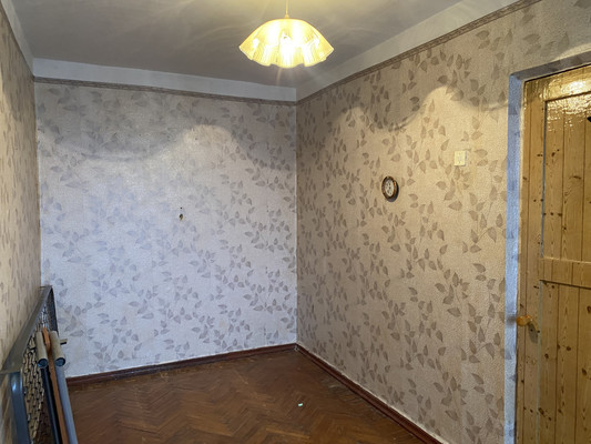 Продам трехкомнатную (3-комн.) квартиру, Меньшикова ул, 81, Тихорецк г