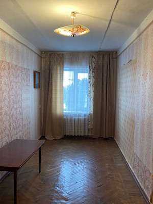 Продам трехкомнатную (3-комн.) квартиру, Меньшикова ул, 81, Тихорецк г