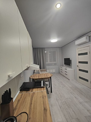 Продам однокомнатную (1-комн.) квартиру, Зеленая ул, 6, Мирный п