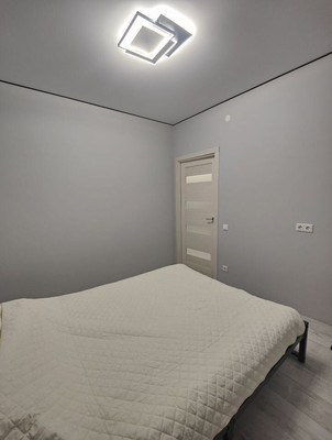 Продам однокомнатную (1-комн.) квартиру, Зеленая ул, 6, Мирный п