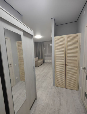 Продам однокомнатную (1-комн.) квартиру, Зеленая ул, 6, Мирный п