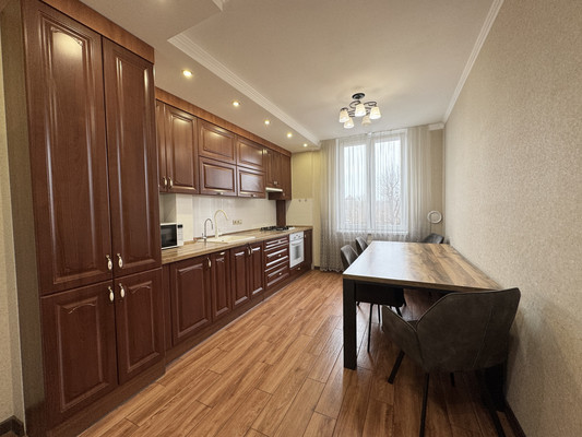 Продам трехкомнатную (3-комн.) квартиру, 9 Апреля ул, 88ка, Калининград г