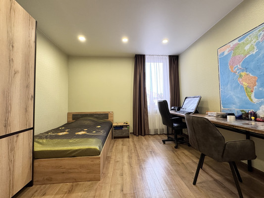 Продам трехкомнатную (3-комн.) квартиру, 9 Апреля ул, 88ка, Калининград г