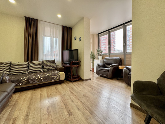 Продам трехкомнатную (3-комн.) квартиру, 9 Апреля ул, 88ка, Калининград г