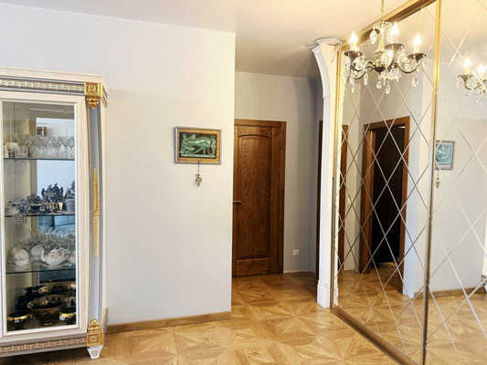 Продам трехкомнатную (3-комн.) квартиру, Ворошилова ул, 25Ак1, Санкт-Петербург г