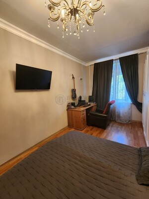 Продам трехкомнатную (3-комн.) квартиру, Стратонавтов проезд, 9, Москва г