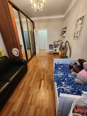 Продам трехкомнатную (3-комн.) квартиру, Стратонавтов проезд, 9, Москва г