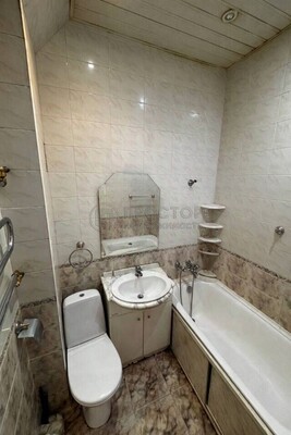 Продам двухкомнатную (2-комн.) квартиру, Павла Андреева ул, 28к4, Москва г