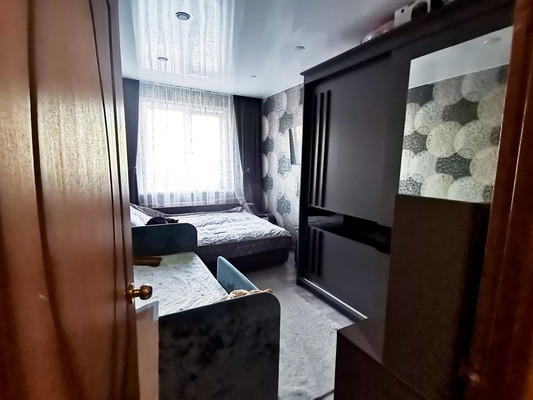 Продам трехкомнатную (3-комн.) квартиру, Осенний проезд, 7, Липецк г