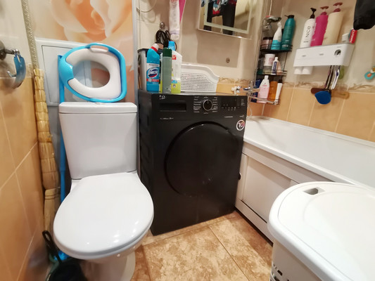 Продам трехкомнатную (3-комн.) квартиру, Осенний проезд, 7, Липецк г