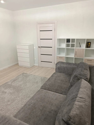 Продам двухкомнатную (2-комн.) квартиру, Петровский б-р, 5, Мурино п