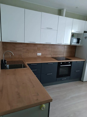 Продам двухкомнатную (2-комн.) квартиру, Петровский б-р, 5, Мурино п