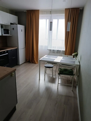 Продам двухкомнатную (2-комн.) квартиру, Петровский б-р, 5, Мурино п