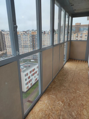 Продам двухкомнатную (2-комн.) квартиру, Петровский б-р, 5, Мурино п