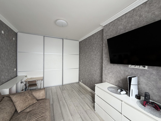 Продам двухкомнатную (2-комн.) квартиру, Красные Казармы ул, 69, Пермь г