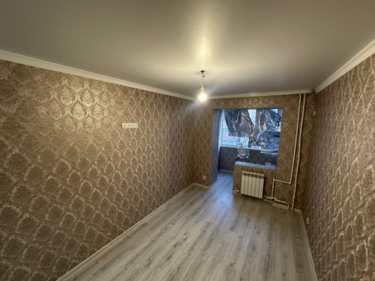 Продам трехкомнатную (3-комн.) квартиру, Красная ул, 48, Кропоткин г