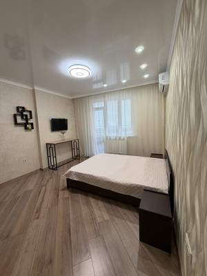 Сдам однокомнатную (1-комн.) квартиру, Заполярная ул, 37к3, Краснодар г