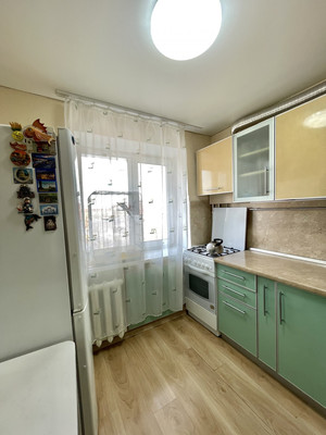 Продам двухкомнатную (2-комн.) квартиру, Шаронова ул, 13, Ишим г