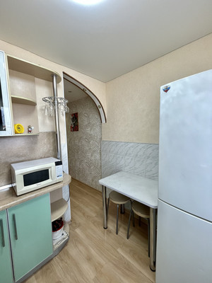 Продам двухкомнатную (2-комн.) квартиру, Шаронова ул, 13, Ишим г