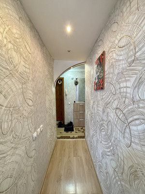 Продам двухкомнатную (2-комн.) квартиру, Шаронова ул, 13, Ишим г