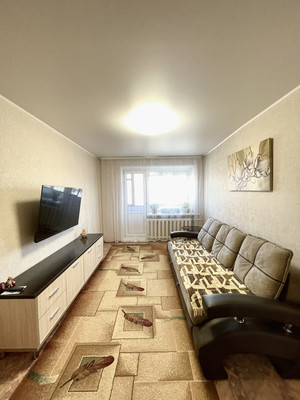 Продам двухкомнатную (2-комн.) квартиру, Шаронова ул, 13, Ишим г