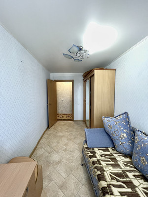 Продам двухкомнатную (2-комн.) квартиру, Шаронова ул, 13, Ишим г