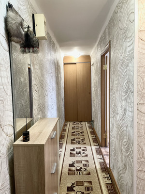 Продам двухкомнатную (2-комн.) квартиру, Шаронова ул, 13, Ишим г