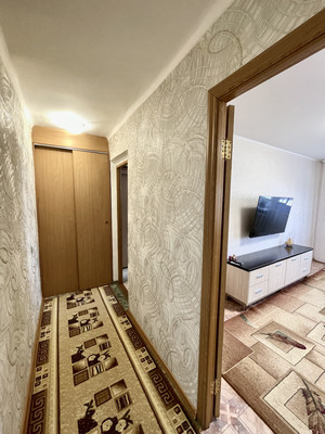 Продам двухкомнатную (2-комн.) квартиру, Шаронова ул, 13, Ишим г