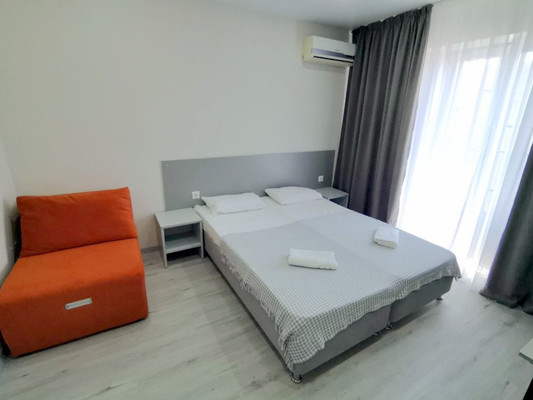 Продам однокомнатную (1-комн.) квартиру, Ангарский пер, 6, Витязево с