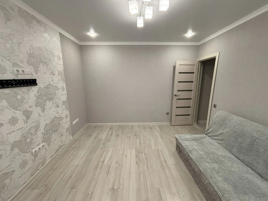 Продам двухкомнатную (2-комн.) квартиру, Ленинградская ул, 9В, Волгодонск г