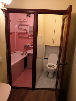 Продам трехкомнатную (3-комн.) квартиру, 2-я Краснодарская ул, 163/3, Ростов-на-Дону г