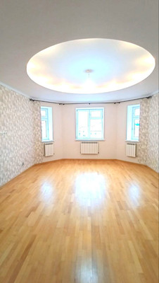 Продам трехкомнатную (3-комн.) квартиру, Комсомольская ул, 29, Ханты-Мансийск г