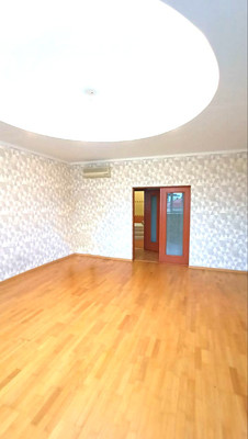 Продам трехкомнатную (3-комн.) квартиру, Комсомольская ул, 29, Ханты-Мансийск г