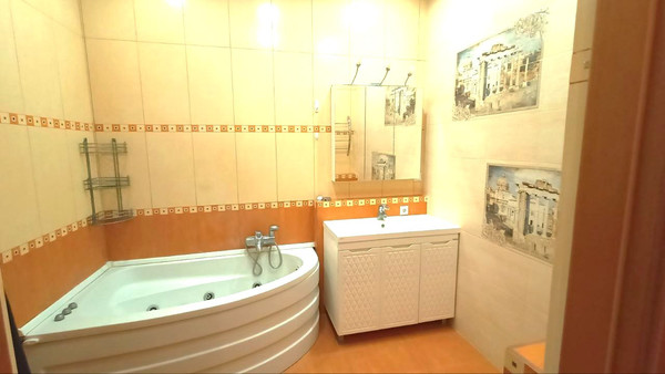 Продам трехкомнатную (3-комн.) квартиру, Комсомольская ул, 29, Ханты-Мансийск г