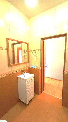 Продам трехкомнатную (3-комн.) квартиру, Комсомольская ул, 29, Ханты-Мансийск г