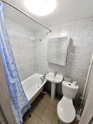 Продам двухкомнатную (2-комн.) квартиру, Гагарина ул, 34, Симферополь г