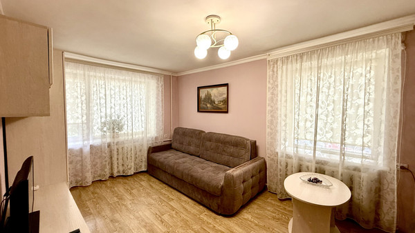 Продам однокомнатную (1-комн.) квартиру, Троллейбусная ул, 3, Симферополь г