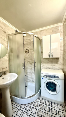 Продам однокомнатную (1-комн.) квартиру, Троллейбусная ул, 3, Симферополь г