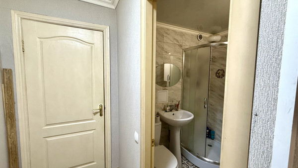 Продам однокомнатную (1-комн.) квартиру, Троллейбусная ул, 3, Симферополь г