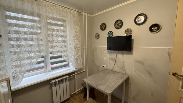 Продам однокомнатную (1-комн.) квартиру, Троллейбусная ул, 3, Симферополь г