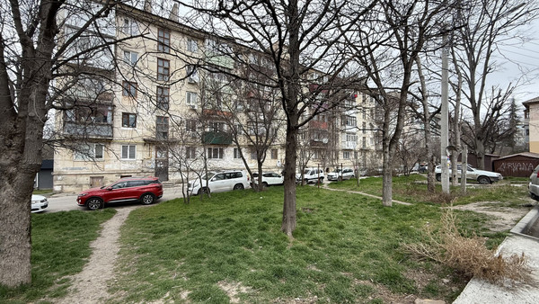 Продам однокомнатную (1-комн.) квартиру, Троллейбусная ул, 3, Симферополь г