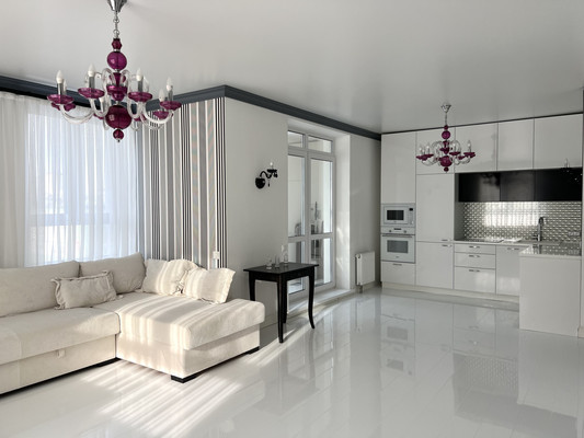 Продам трехкомнатную (3-комн.) квартиру, Революции ул, 22, Пермь г