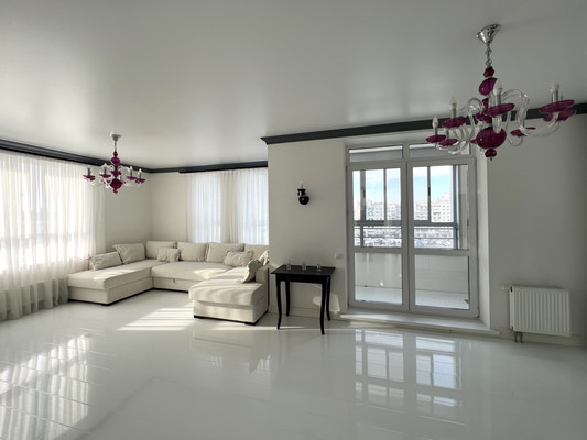 Продам трехкомнатную (3-комн.) квартиру, Революции ул, 22, Пермь г