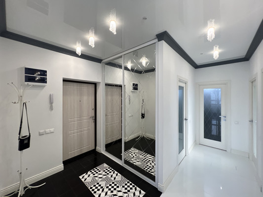 Продам трехкомнатную (3-комн.) квартиру, Революции ул, 22, Пермь г