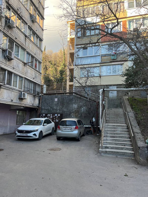 Продам однокомнатную (1-комн.) квартиру, Кирова ул, 136, Ялта г