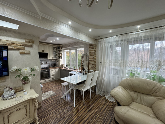 Продам трехкомнатную (3-комн.) квартиру, Советской Армии ул, 138, Армавир г